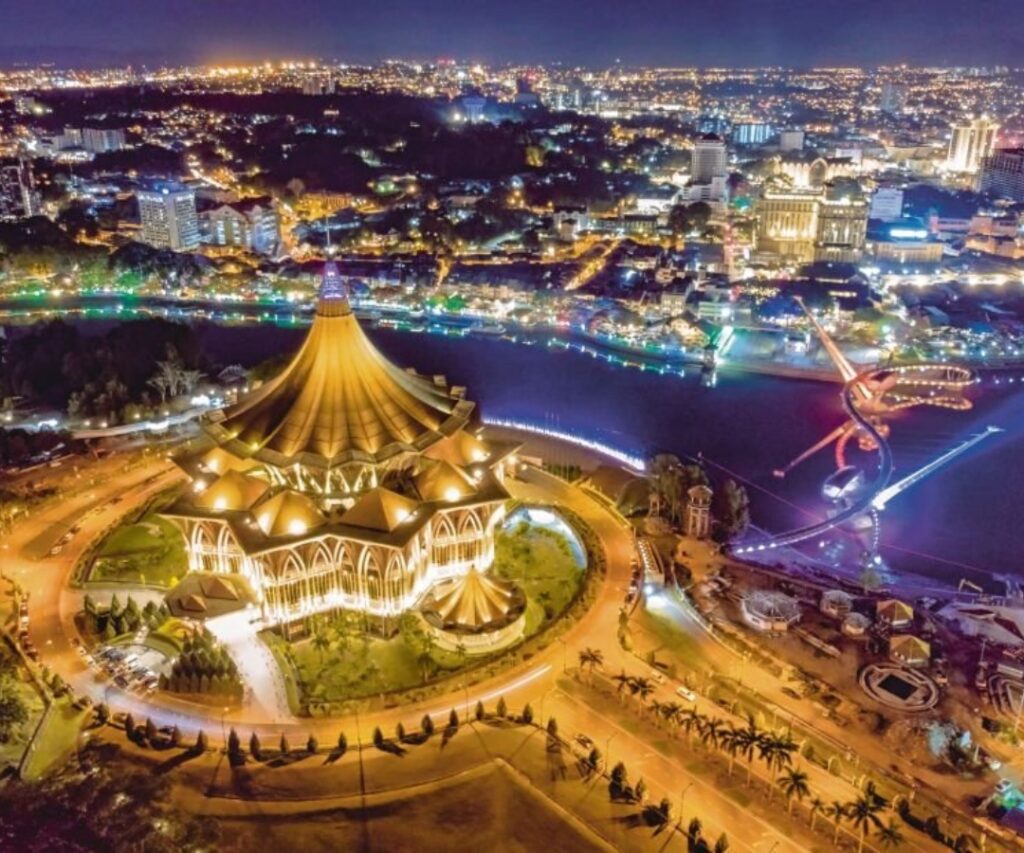 Ini Sebab Mengapa Bandaraya Kuching Ditadbir Oleh 2 Datuk Bandar