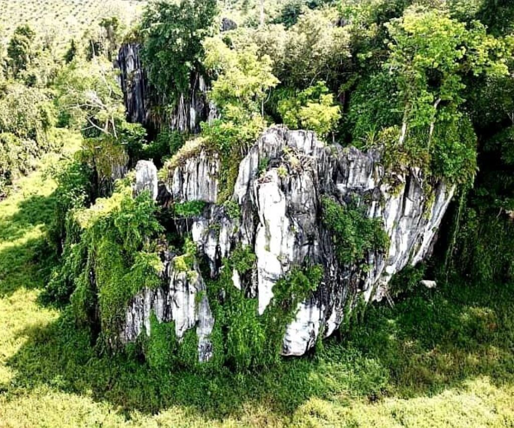 Misteri Batu Kudik Di Simunjan, Rumah Panjang Bertukar Batu Akibat Dipanah Petir