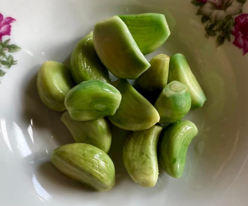 Jum Cuba Resepi Viral 'Laba Garlic', Jeruk Bawang Bertukar Hijau Emerald Lepas Diperam