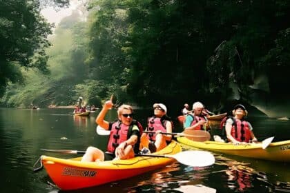 Berkayak Sambil Menikmati Keindahan Alam Di Semadang Kayak Padawan