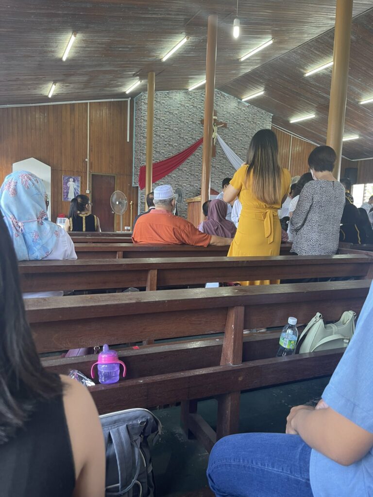 Wanita Ini Kongsi Sikap Toleransi Antara Keluarga Kristian Dan Muslim Di Majlis Perkahwinan Di Beluran