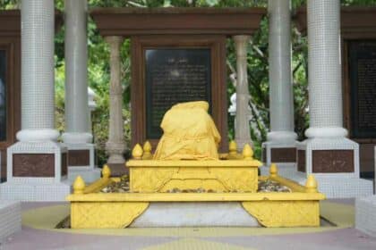 Kenali Sultan Tengah Manga, Sultan Pertama Dan Terakhir Di Sarawak