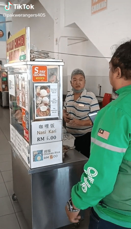 Yakin 'Lajak' Cakap Cina Walaupun Pelik, Netizen Terhibur Dengan Grab Rider Dari Kuching Ini