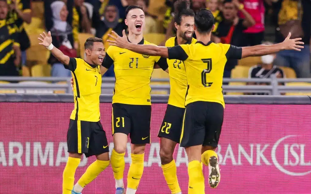 Kenali Dion Cools, Pemain Bola Berdarah Sarawak Yang Bantu Malaysia Layak Ke Piala Asia 2023
