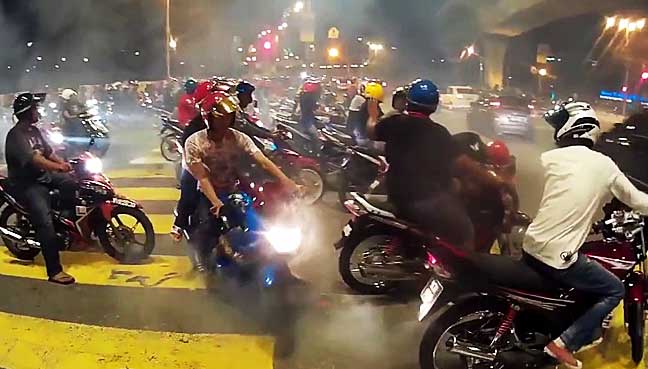 Bunyi Bising Motosikal Ganggu Ketenteraman, Penduduk Rayu Pihak Berkuasa Buat Rondaan Di Batu Kawa