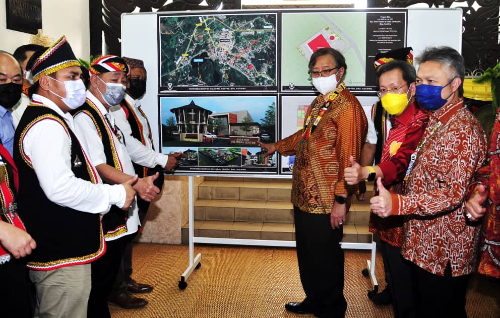 Projek Jalan Kuching- Bau Bakal Dinaik Taraf Kepada Laluan 2 Hala Berkembar- Premier Sarawak
