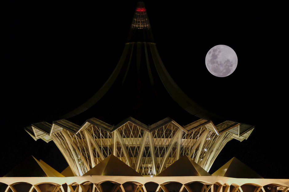 Kelihatan Lebih Besar Dan Lebih Terang, Jom Saksikan Fenomena 'Supermoon' Petang Ini!