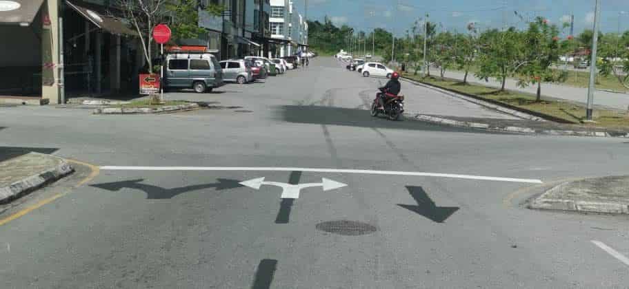 Netizen Puas Hati Lihat IPD Samarahan Tahan Pemandu Lawan Arus Di Aiman Mall