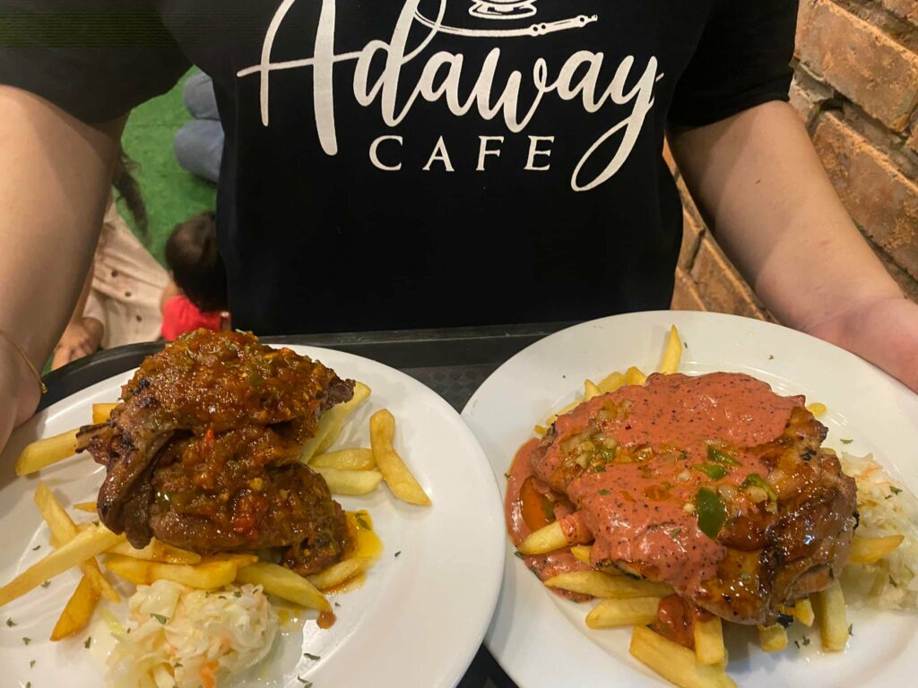 Rendam Kaki Dalam Kolam Ikan Koi Sambil Makan, Jom Ke Adaway Cafe Di Papar Sabah