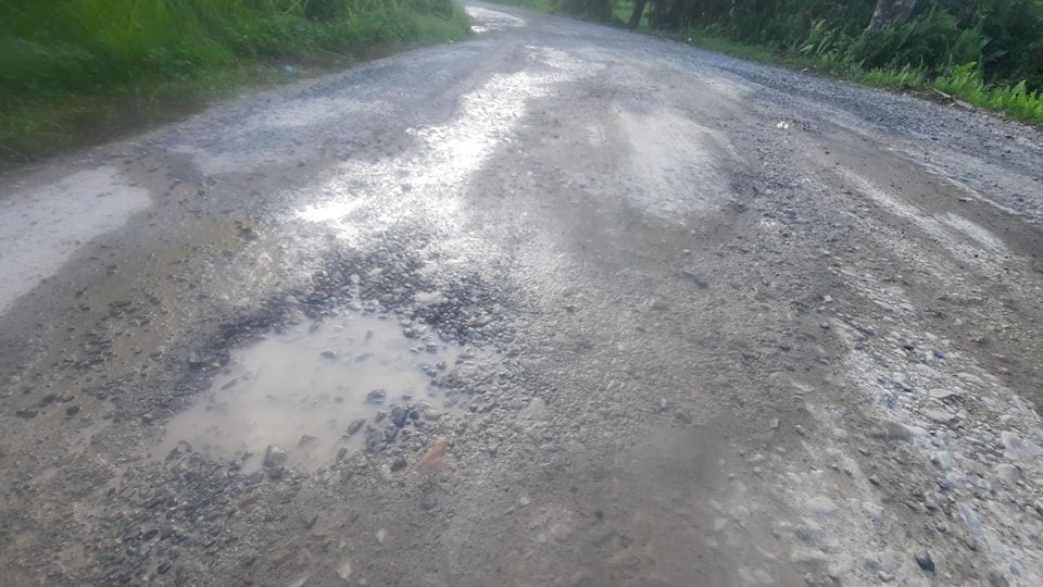 Jalan Rosak Paip Bocor, Bencana Buatan Manusia Ini Buat Penduduk Daerah Lubok Antu Merana