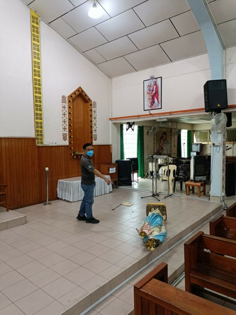 Patung Dan Salib Di Gereja Keningau Dirosakkan Orang, Komen Netizen Kristian Pula Tarik Perhatian