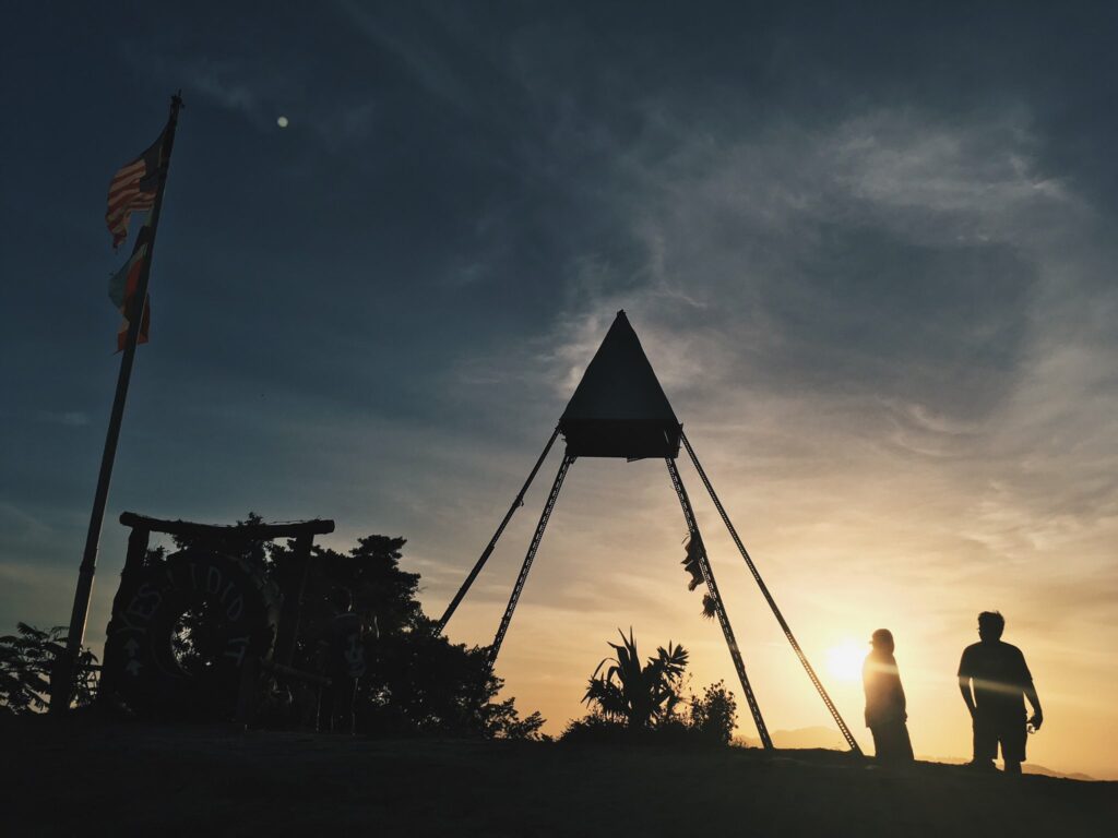 Wajib Pergi! Ini Adalah 5 Port Hiking Yang Popular Di Sabah