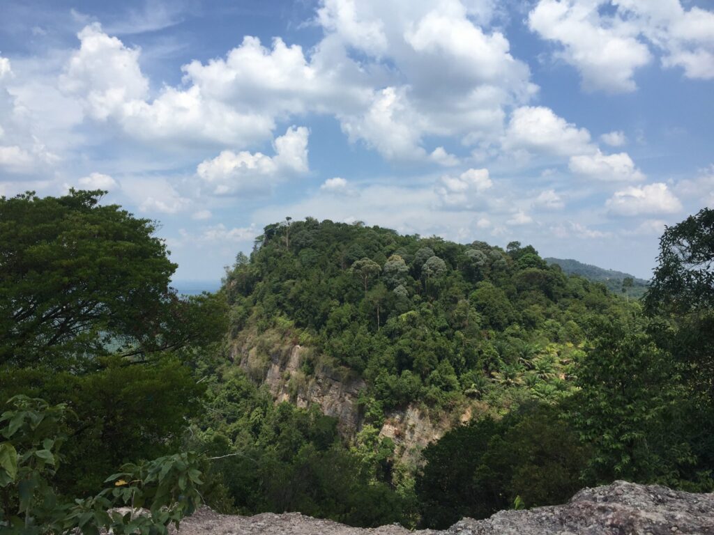 Wajib Pergi! Ini Adalah 5 Port Hiking Yang Popular Di Sabah