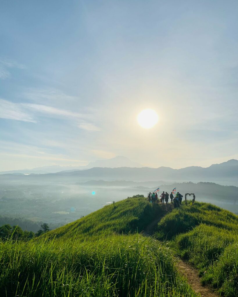 Wajib Pergi! Ini Adalah 5 Port Hiking Yang Popular Di Sabah