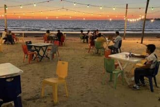 Iftitah Restoran Tawar Konsep Makan Sambil Nikmati Sunset Tepi Pantai Di Belawai