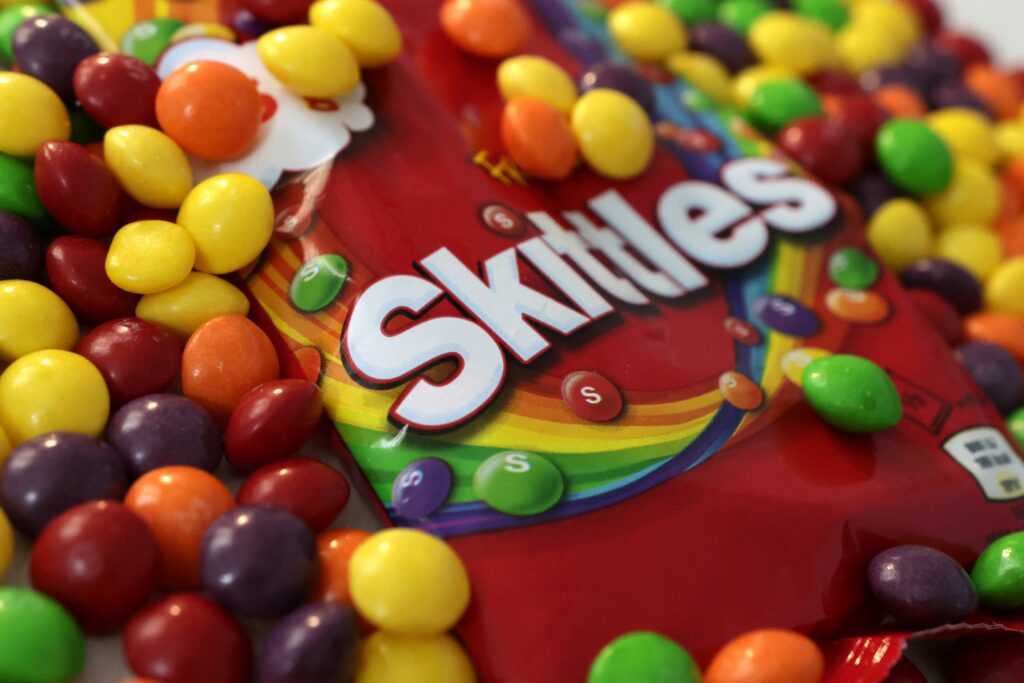 Mengandungi Toksin? Gula-Gula Skittles Dilaporkan Penyebab Kanser