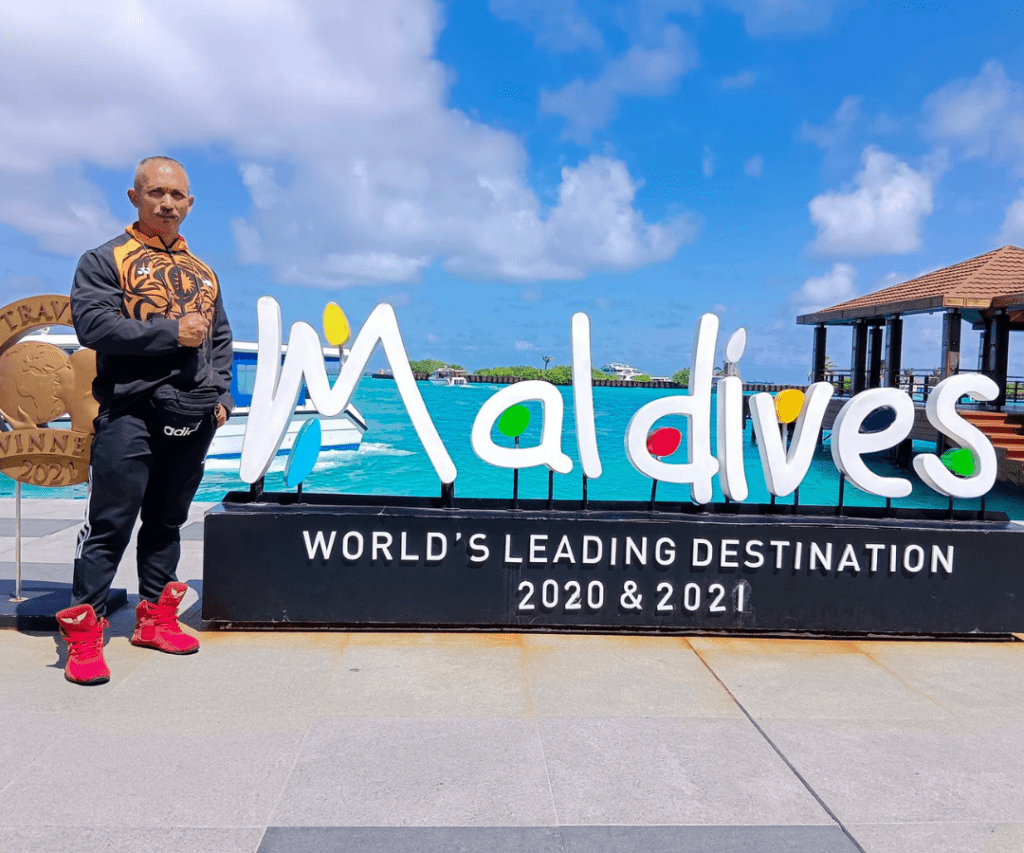 Jaguh Bina Badan Sarawak Rangkul 2 Pingat Emas di Maldives