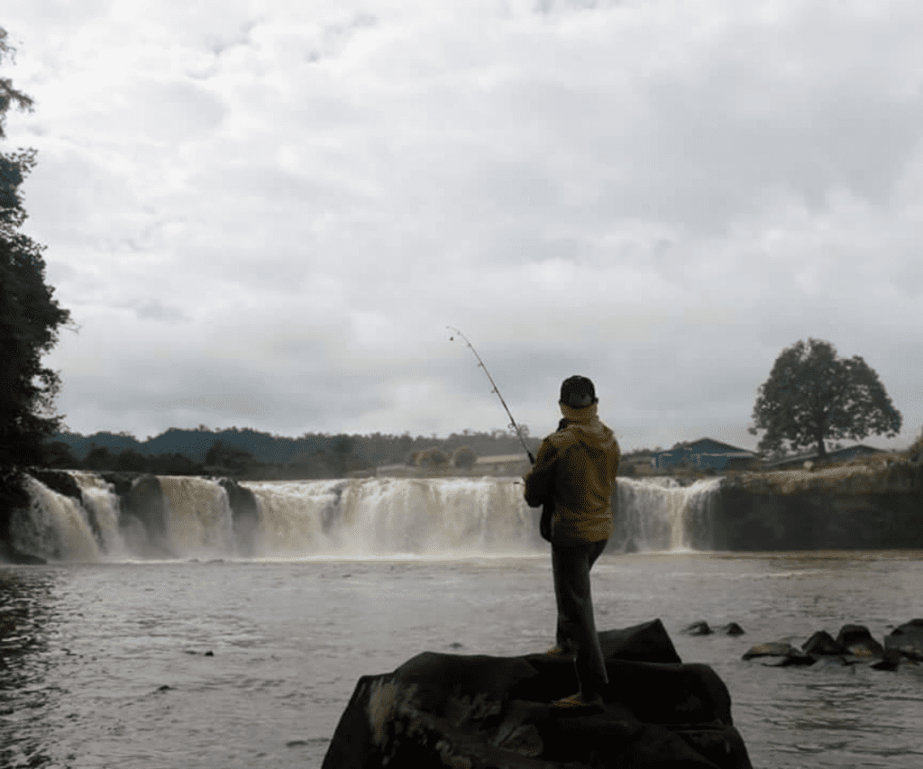 Air Terjun Lusong Laku Lubok Memancing Ikan 'Kayangan' Empurau
