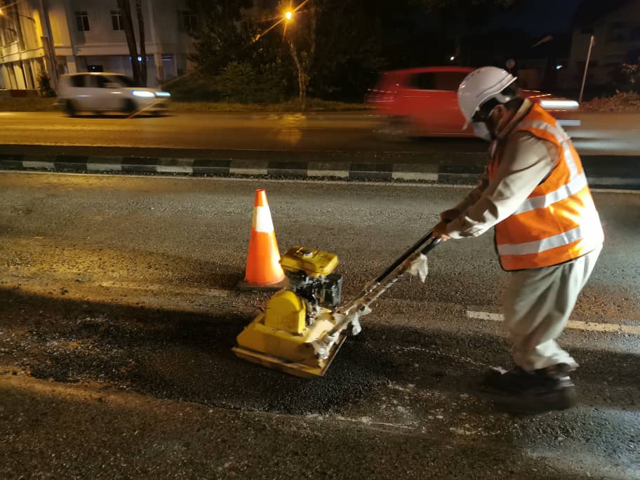 4 Jalan Di Samarahan-Kuching Ini Ditutup Separuh Untuk Kerja Penurapan Semula