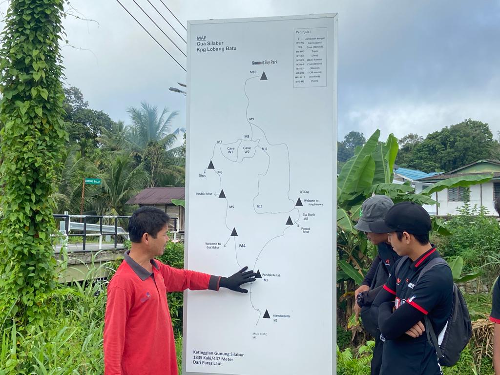 Ini Panduan Lengkap Ke Gua Silabur, Gua Yang Bersinar Kehijauan Seperti Batu Jed