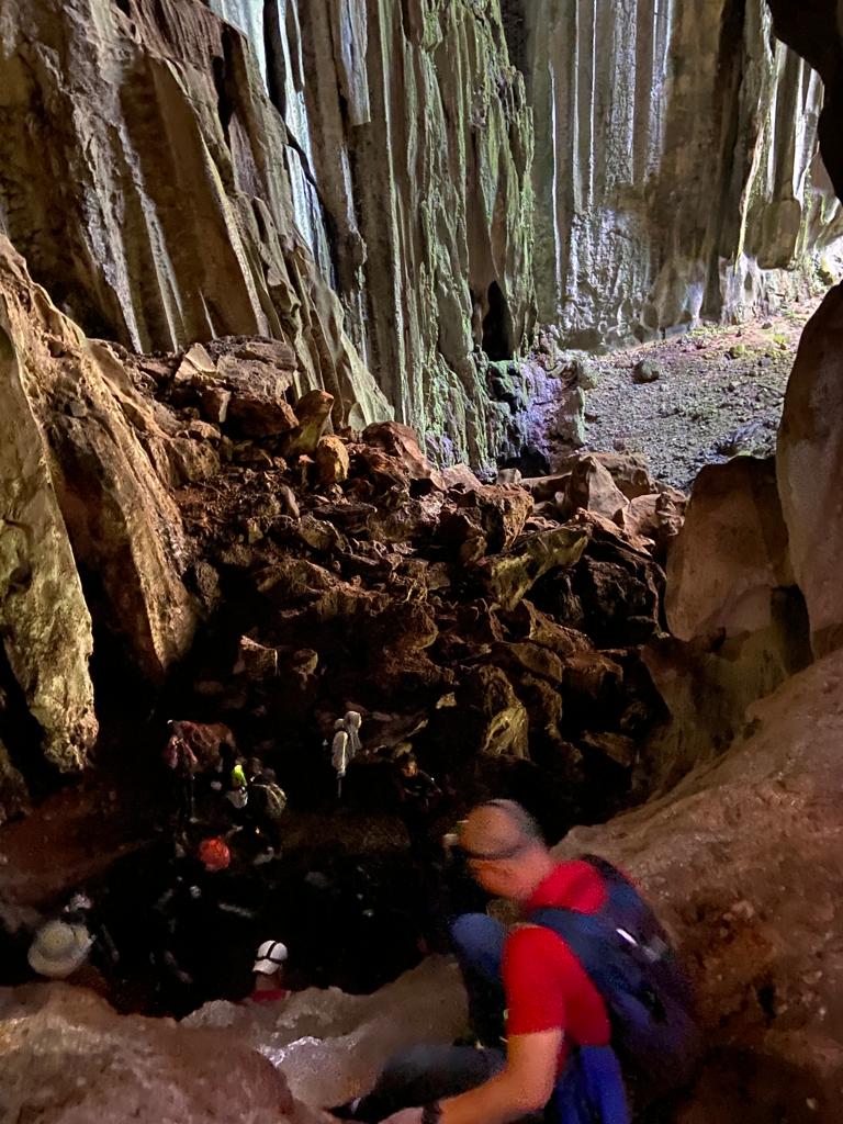 Ini Panduan Lengkap Ke Gua Silabur, Gua Yang Bersinar Kehijauan Seperti Batu Jed