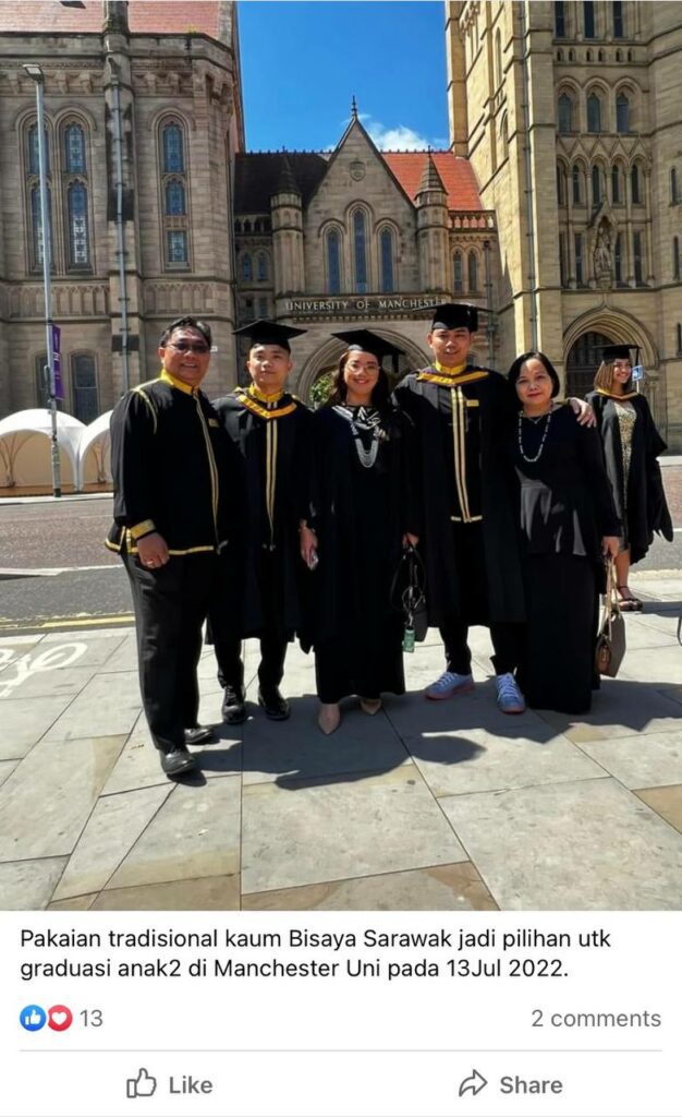 Rai Majlis Graduasi Anak Lelaki, Ayah Ini Segak Berbusana Tradisi Bisaya Di UK
