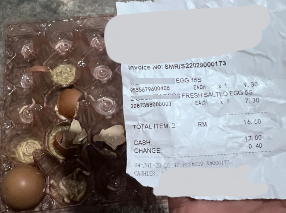 NGERI! Lelaki Ini Jumpa Ulat Dalam Telur Yang Dibeli Dari Supermarket Bintulu