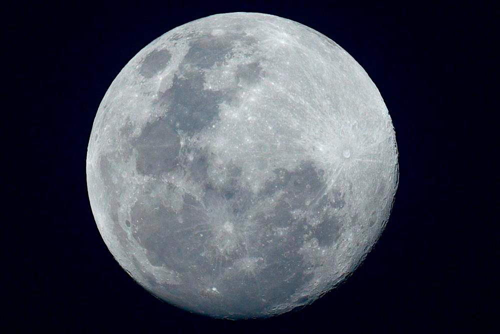 Kelihatan Lebih Besar Dan Lebih Terang, Jom Saksikan Fenomena 'Supermoon' Petang Ini!