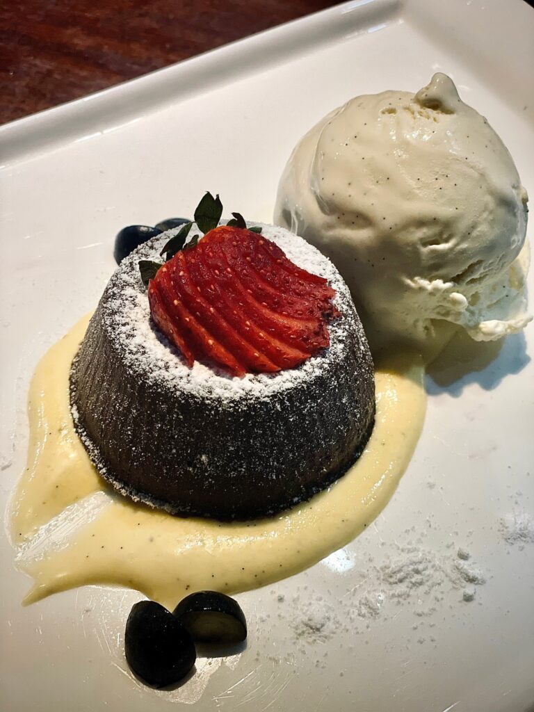 [NON-HALAL] Minat Makanan Itali? Jom Ke Restoran Al Dente Di Kuching!
