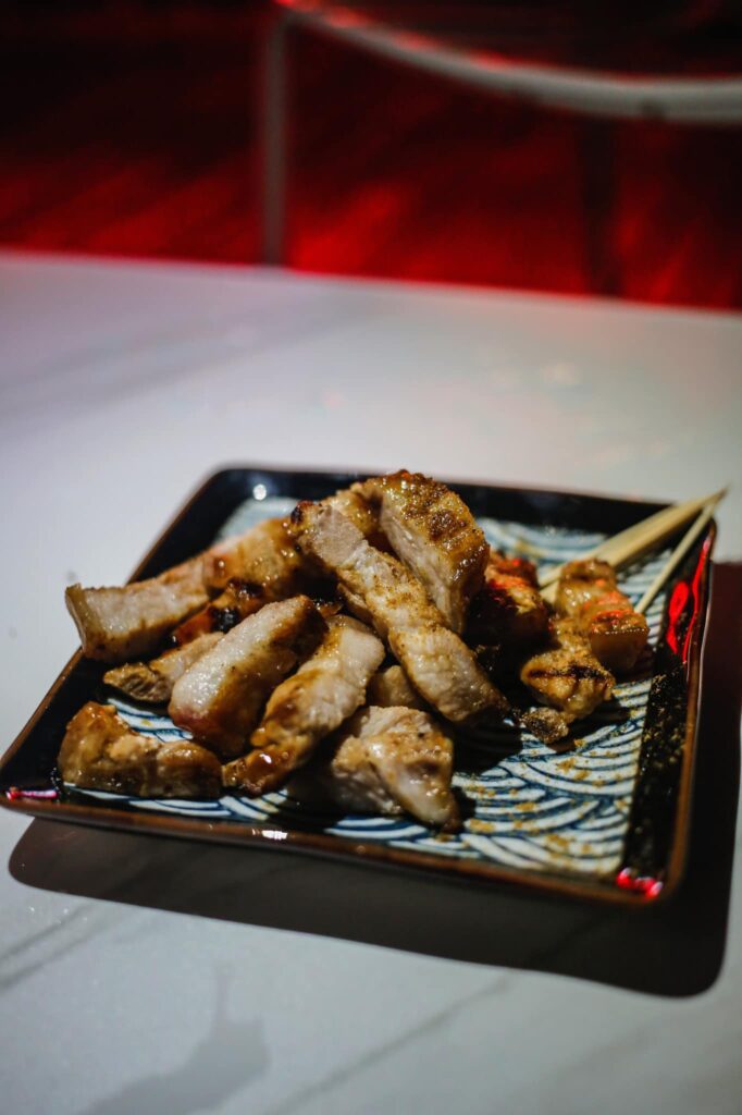 [NON-HALAL] Boleh Santai Di Rooftop, Jom Ke Chick Chat Rooftop Bar Di Kuching