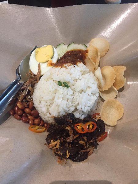 Nikmati Nasi Lemak Sedap Dan Ais Krim Gula Apong, Jom Singgah Ke Rumah Kopi Di Kuching