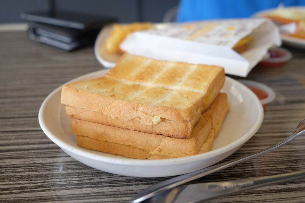 Mengidam American Breakfast? Anda Boleh Cuba Hey! Hey! Cafe Di Kuching