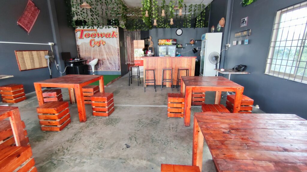 [NON-HALAL] Toowak Cafe Kuching, Nikmati Pelbagai Jenis Makanan Berpanggang Di Sini