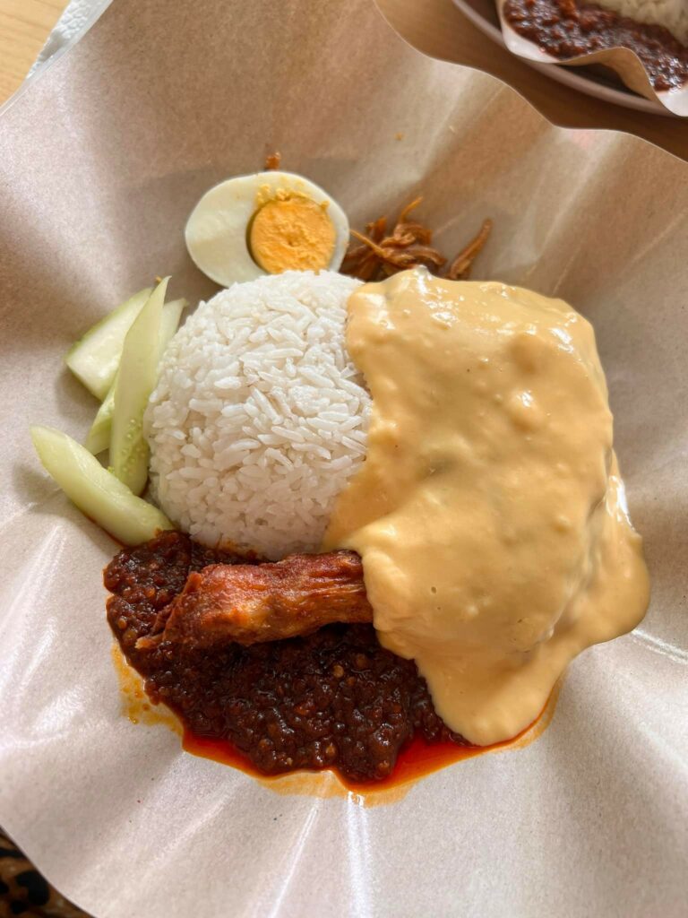 Nikmati Nasi Lemak Sedap Dan Ais Krim Gula Apong, Jom Singgah Ke Rumah Kopi Di Kuching