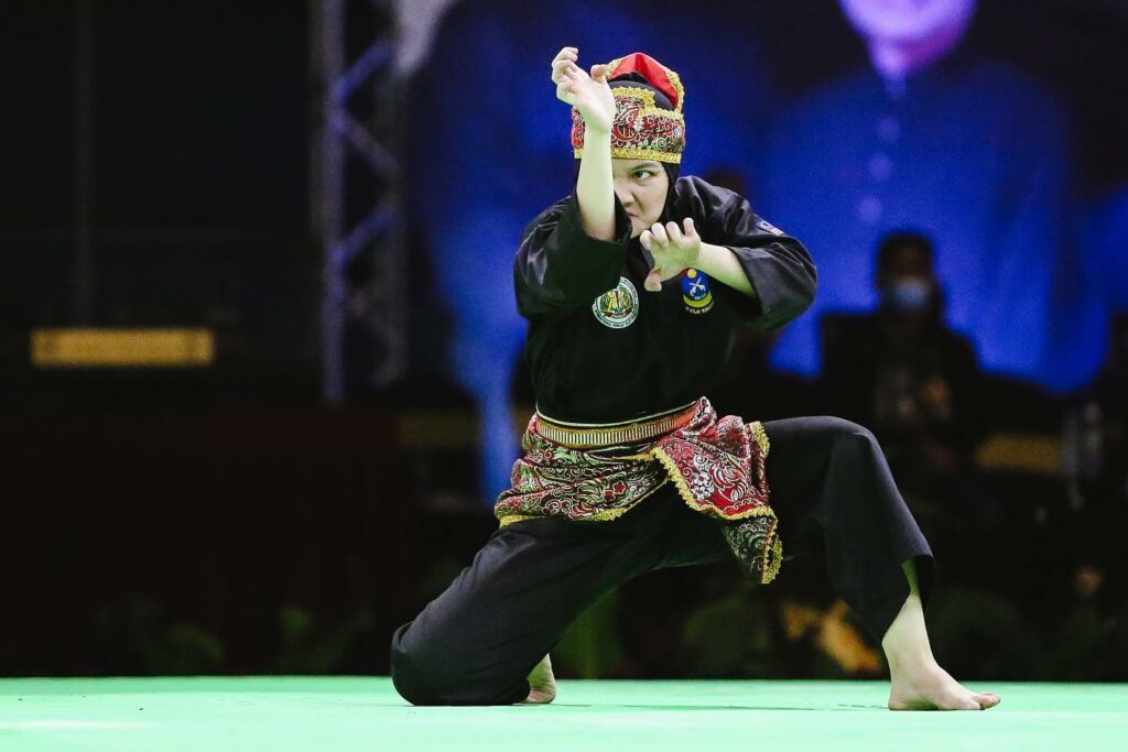 Ini Sebab Mengapa Pesilat Non-Muslim Sabah Ini Mahu Bertudung Semasa Bersilat