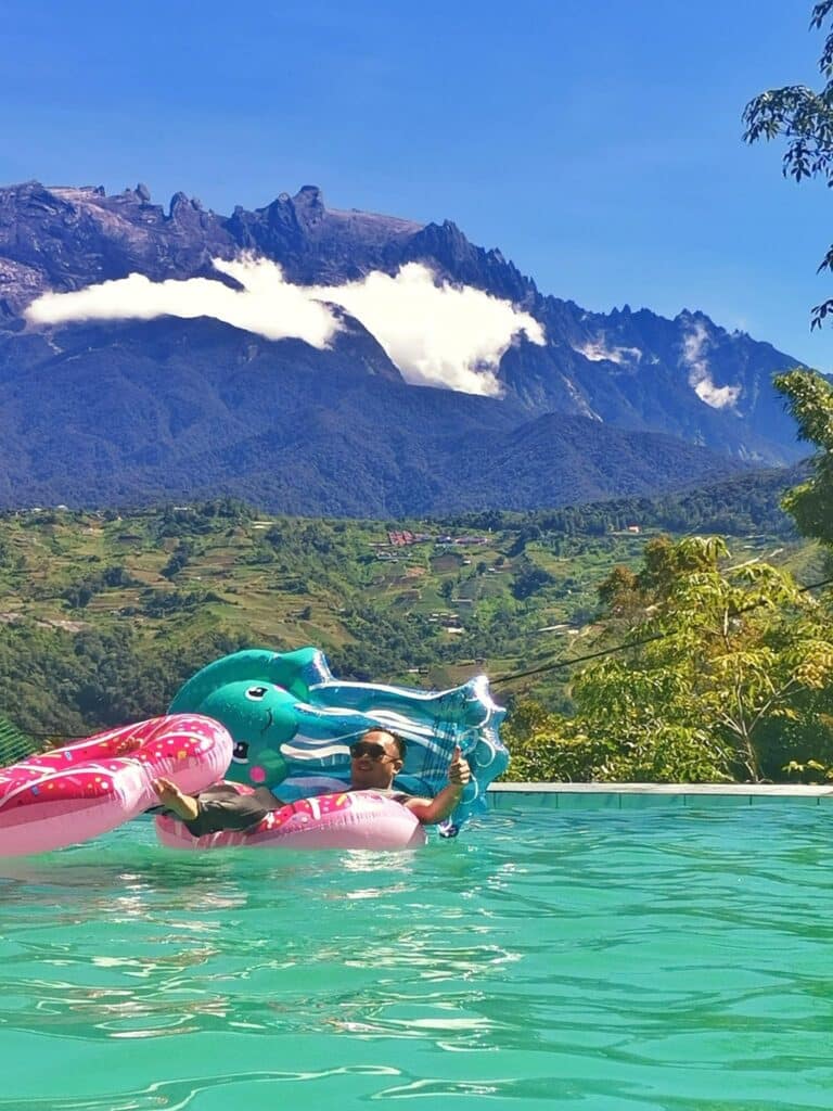 Mandi Kolam Sambil Lihat Gunung Kinabalu, Nikmati Percutian Di D'masanog Gardenstay & Camping