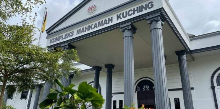 Acu Pisau Di Leher Ibu, Penganggur Di Kuching Didenda RM 3K Dan Penjara 3 Bulan