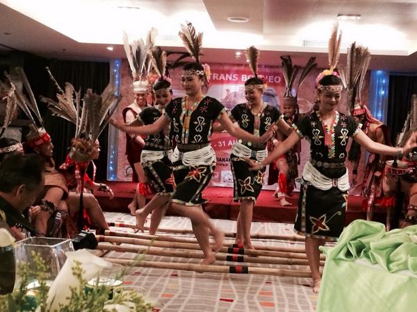 Viral Di TikTok, Sekumpulan Penari Dari Sabah Berlatih Tarian Anggalang Magunatip Menarik Perhatian Netizen