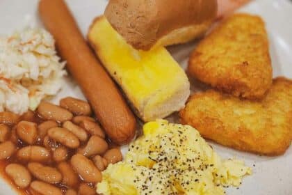 Hey Hey Cafe, Port Nikmati American Breakfast Di Kuching