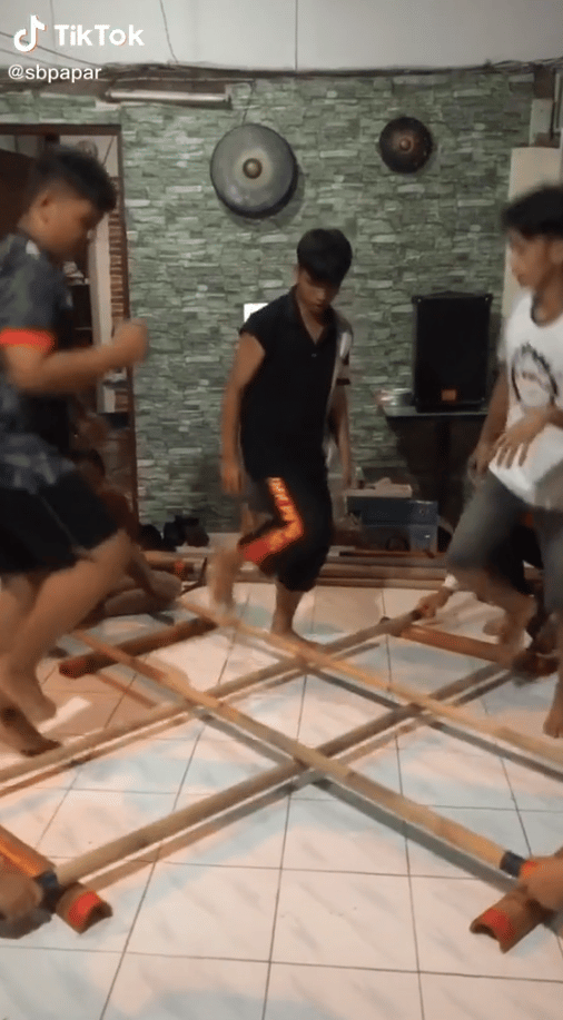Viral Di TikTok, Sekumpulan Penari Dari Sabah Berlatih Tarian Anggalang Magunatip Menarik Perhatian Netizen