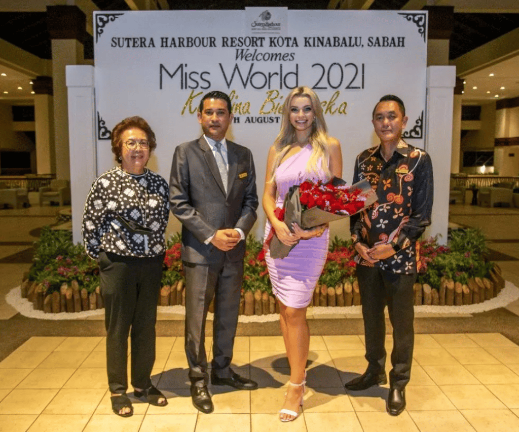 Pertama Kali Ke Sabah, Netizen Kagum Dengan Kecantikan Miss World 2021 Bagai 'Elsa Frozen'