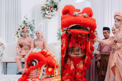 Unik Dan 'Rare', Tetamu Kagum Dengan Tarian Singa Iringi Majlis Perkahwinan Melayu Di Kuching