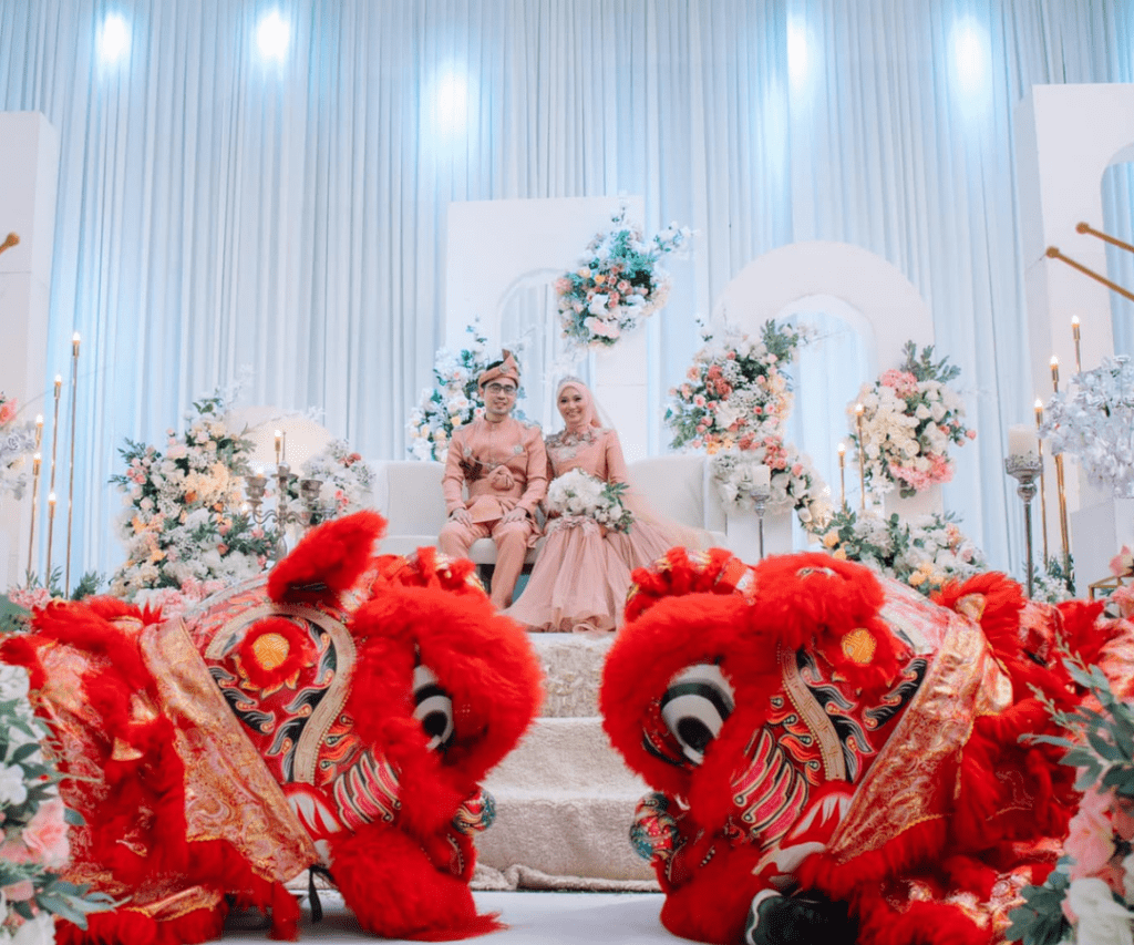 Unik Dan 'Rare', Tetamu Kagum Dengan Tarian Singa Iringi Majlis Perkahwinan Melayu Di Kuching