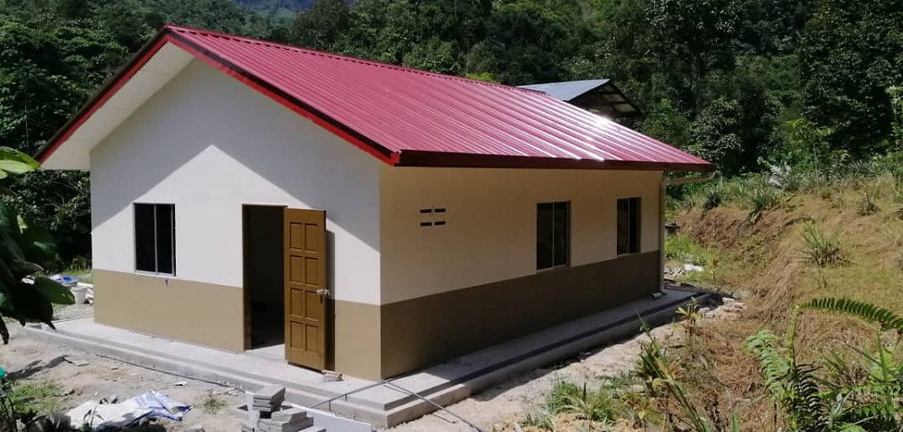 Hidup Serba Kekurangan, Rumah Keluarga Daif Di Kampung Tambirat Asajaya Ini Berlantaikan Tanah