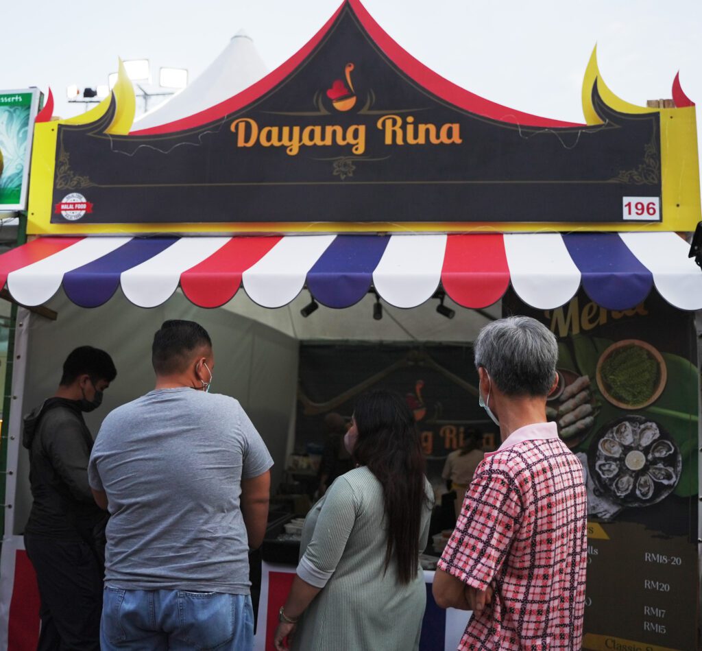 Menarik Dan Unik, Ini 5 Gerai Paling Best Di Kuching Food Festival 2022