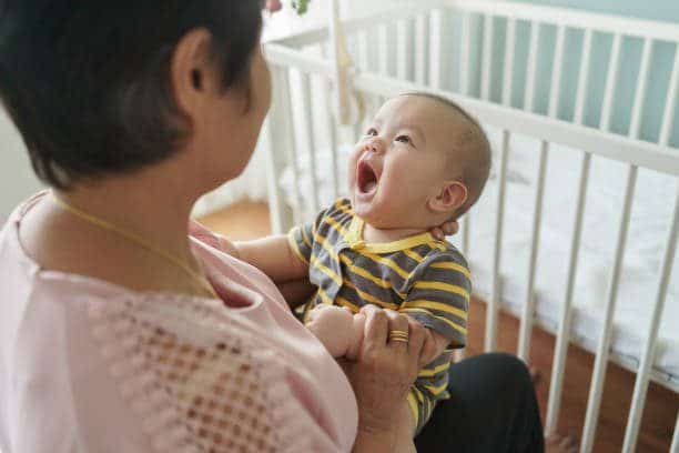'Ibu Bapa Bukan Babysitter,' Netizen Kecam Wanita Ini Yang Terkilan Ibu Tak Nak Jaga Anak