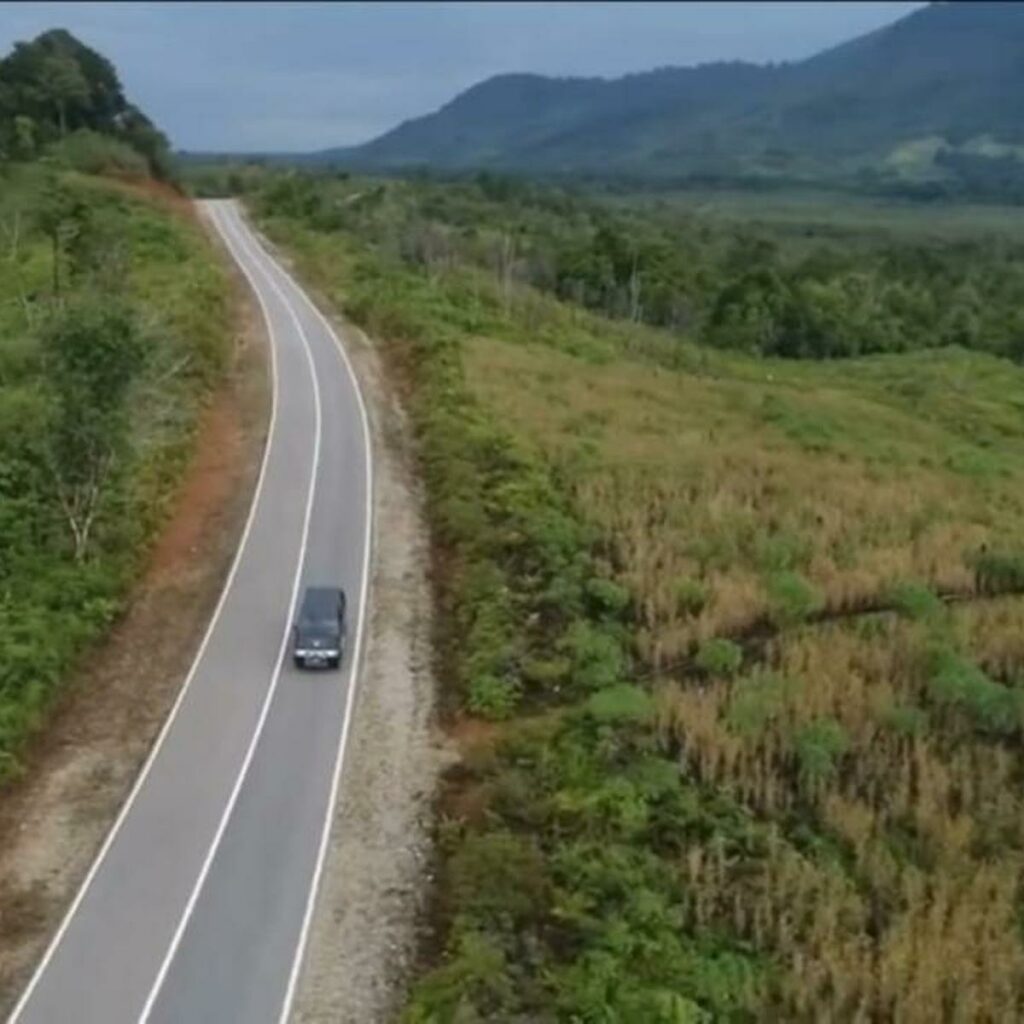 Kerajaan Negeri Mahu Jalan Sempadan Malaysia-Indonesia Dinaik Taraf Bagi Bantu Promosi Sarawak