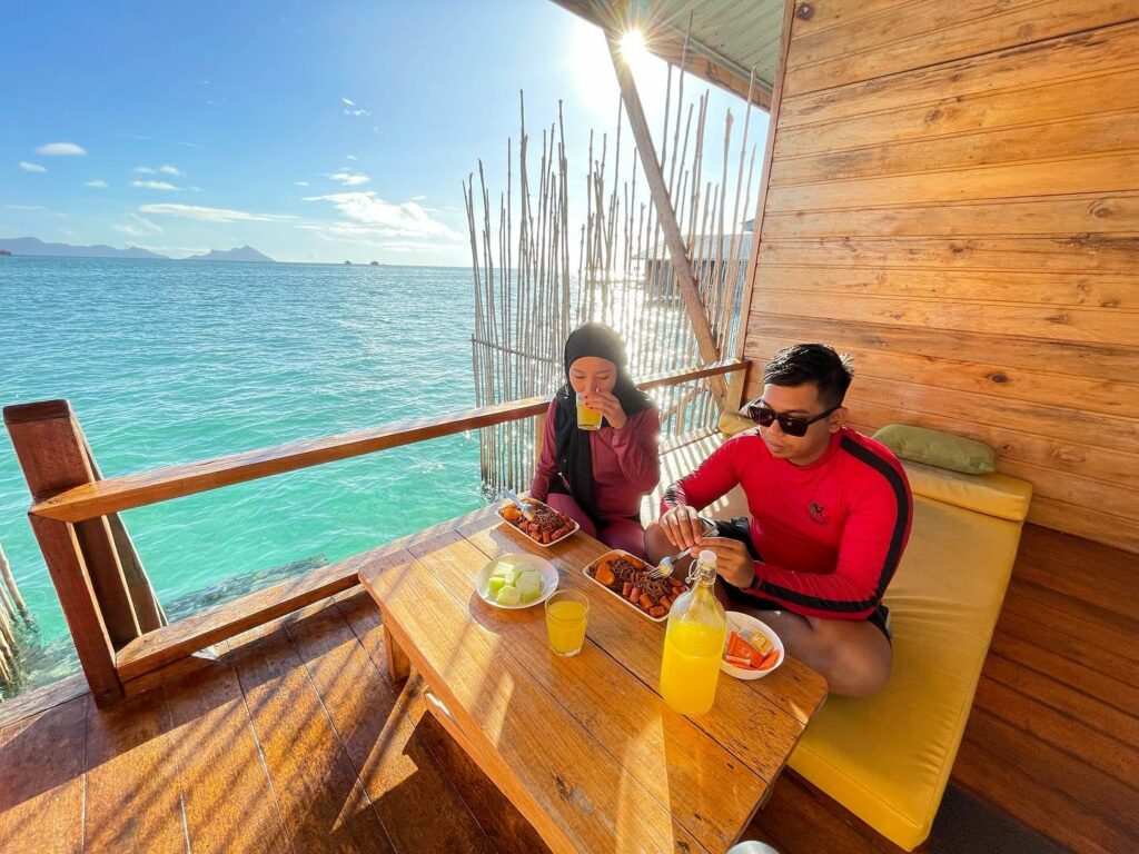 Hamparan Lautan Biru Semporna, Nikmati Percutian Villa Terapung Di Nusakuya Resort