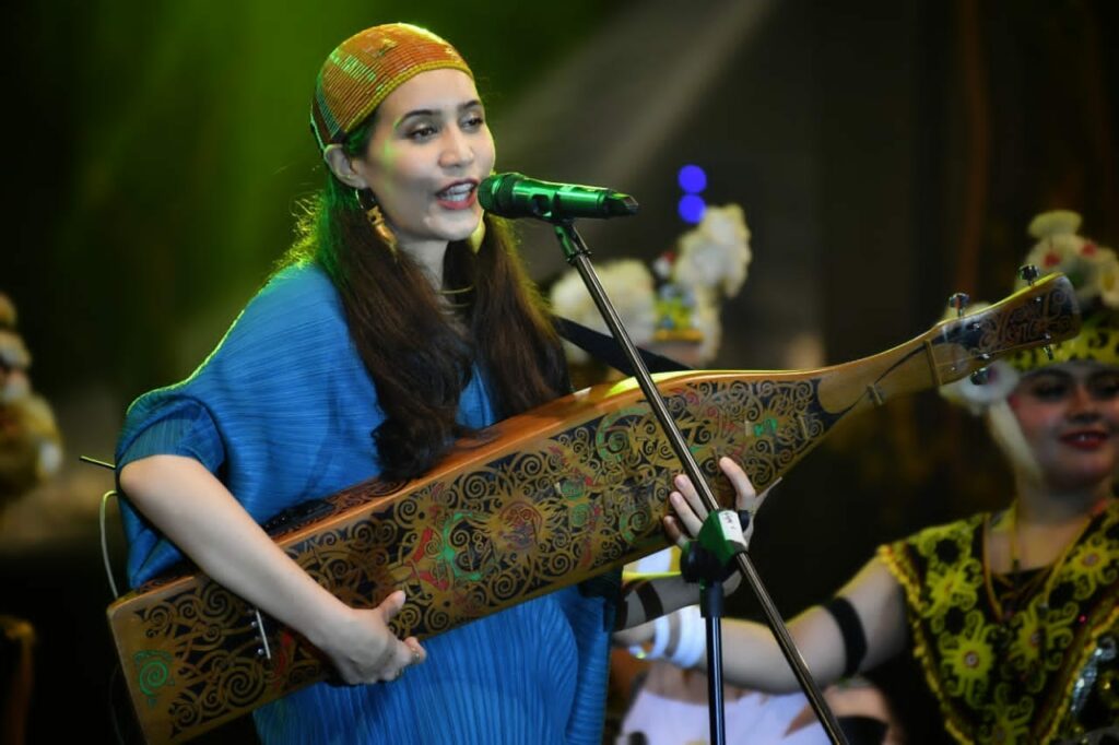 Sambutan Hari Malaysia Di Melaka Angkat Muzik Tradisional Sarawak