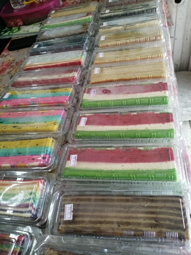 Kedai Milik Anak Serian Ini Jual Kek Lapis Sarawak Di Cameron Highland